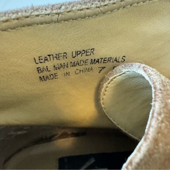 Vintage HD2 Studio suede chunky heel square toe lace up short boots size 7 tan - Picture 7 of 9